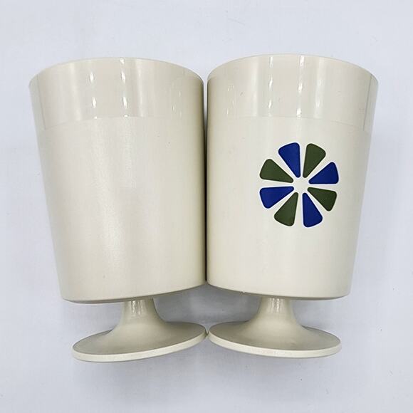 Retro Mid-Century Blue Green Daisy Flower Footed Plastic Cups by David Douglas - Picture 4 of 10